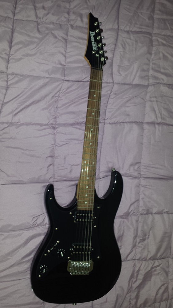 Guitarra Lefty Ibanez Con case duro
